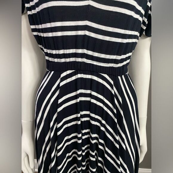 Bebe Black & White striped Flowy Maxi Dress V-neck short sleeve Size S/P - Picture 3 of 10